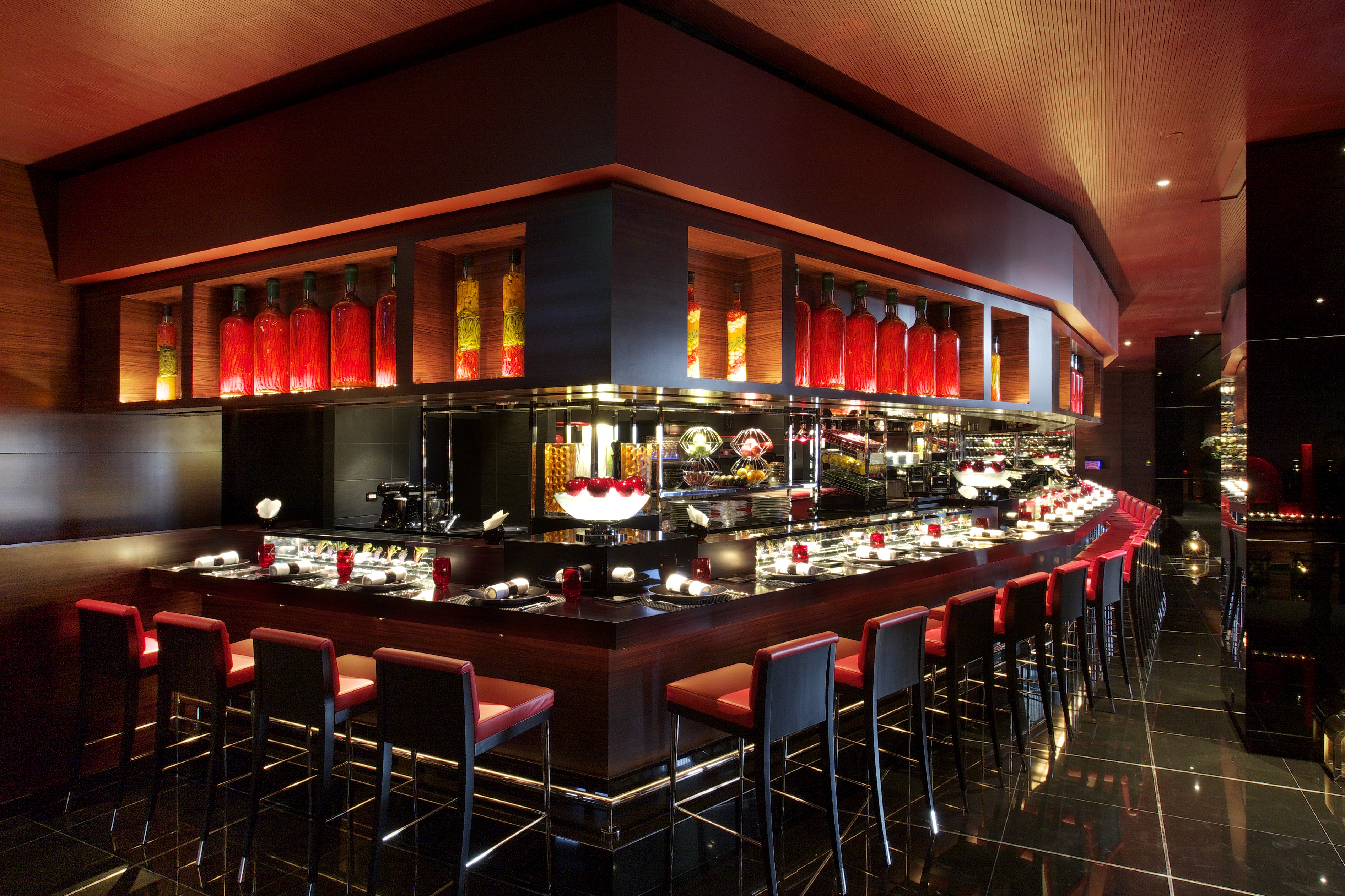 Ресторан l atelier. Joël Robuchon ресторан l'Atelier de. Atelier Robuchon Dubai. L’Atelier de Joel Robuchon Dubai. Traditional restoran.